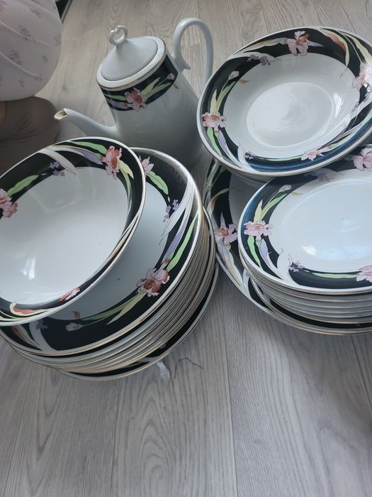 Сервиз столовый с кофейником