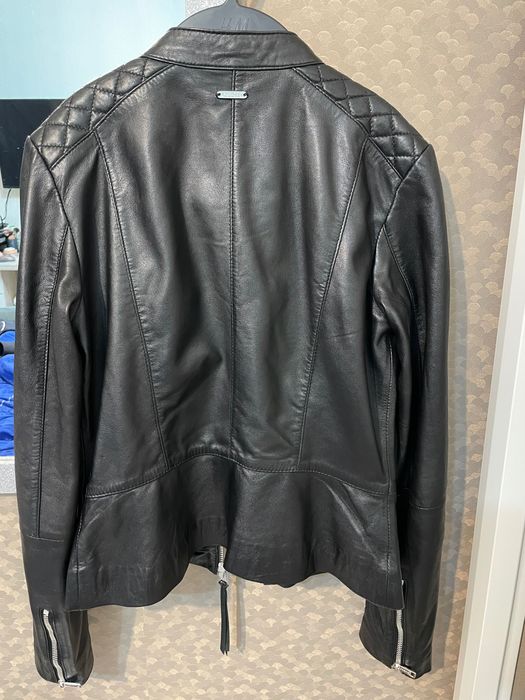 яке GUESS естествена кожа