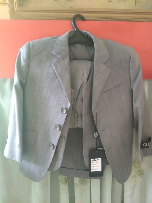 Детский костюм тройка на мальчика  первоклассника, новый,