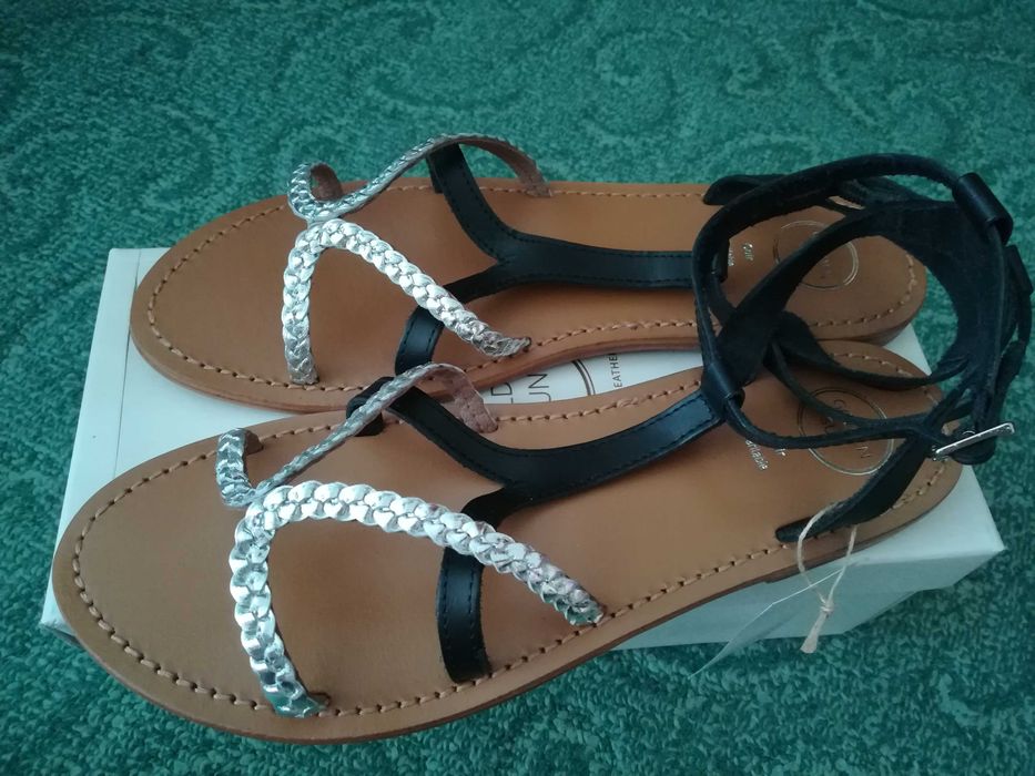 Дамски сандали от естествена кожа в черно и сребристо-Golden sun