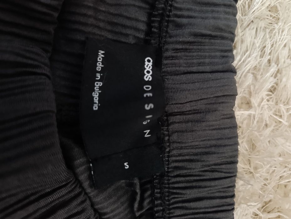 Продавам плисиран широк панталон ASOS DESIGN - S