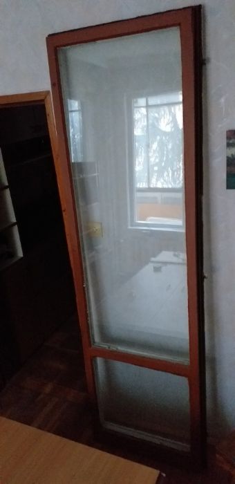Прозорци и врата от естествено дърво