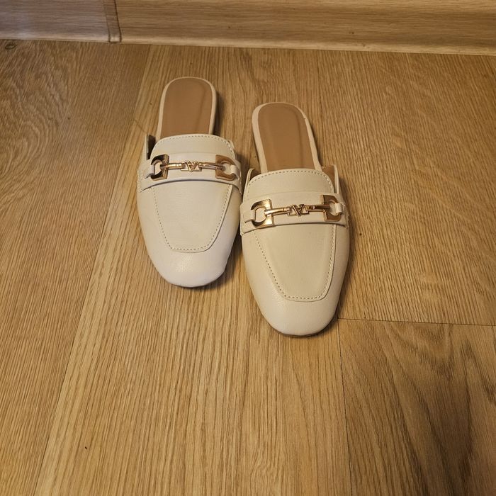 Продам шлепки,  новые.