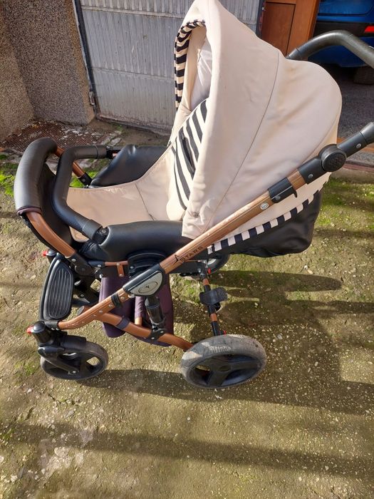 Детска количка 3в1 има столче за кола