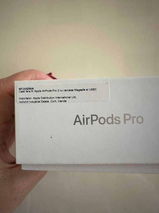 Apple AirPods Pro 2 cu carcasă MagSafe USB C noi - 600 lei