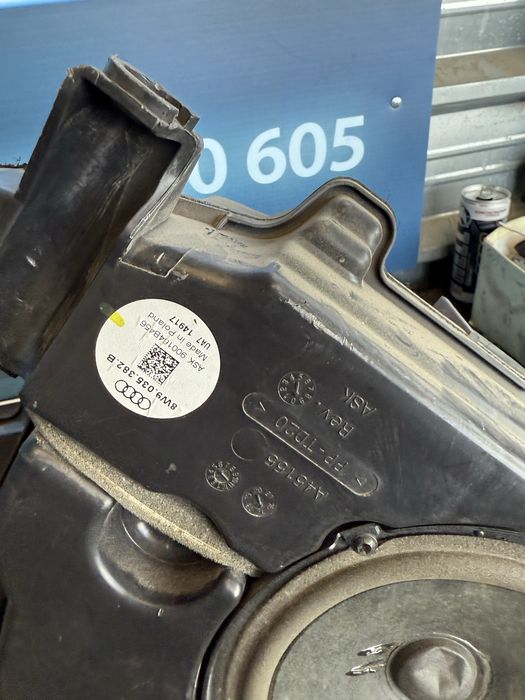 Бас колона буфер субуфер Audi A4 8w b9 комби обикновен 8w9035382 b