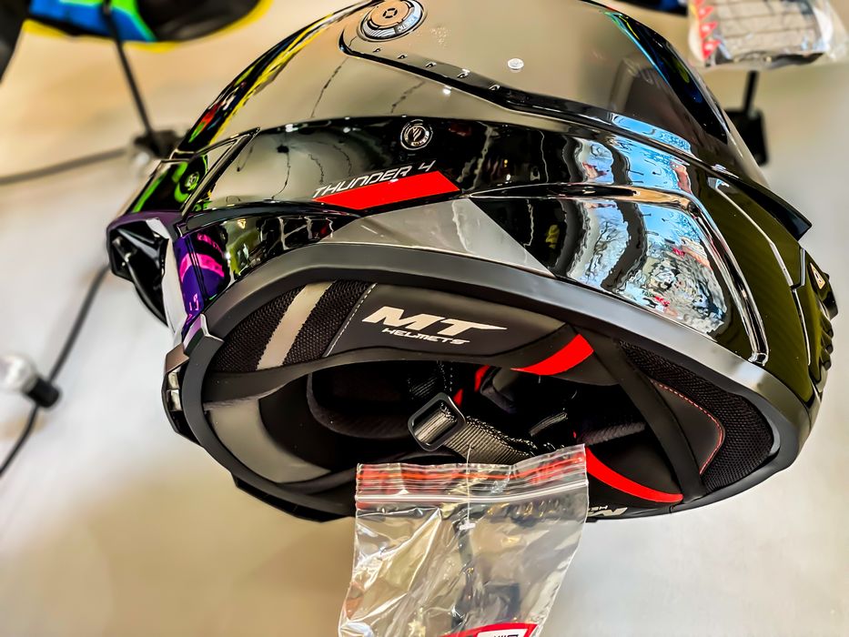 Casca Moto MT Thunder 4 Negru Lucios