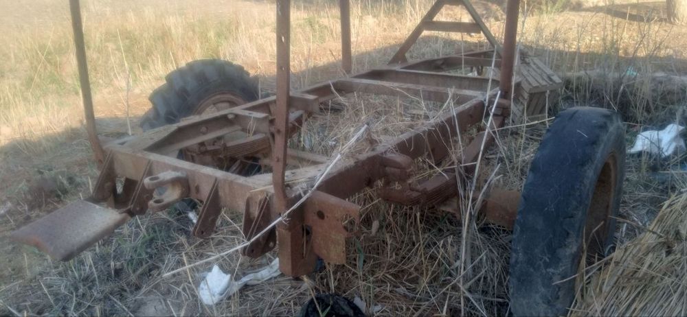 Eski tirkama ramasi sotiladi, arzon narxda.   Eski tirkama ramasi soti