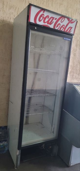 Витрина Холодильник продаётся