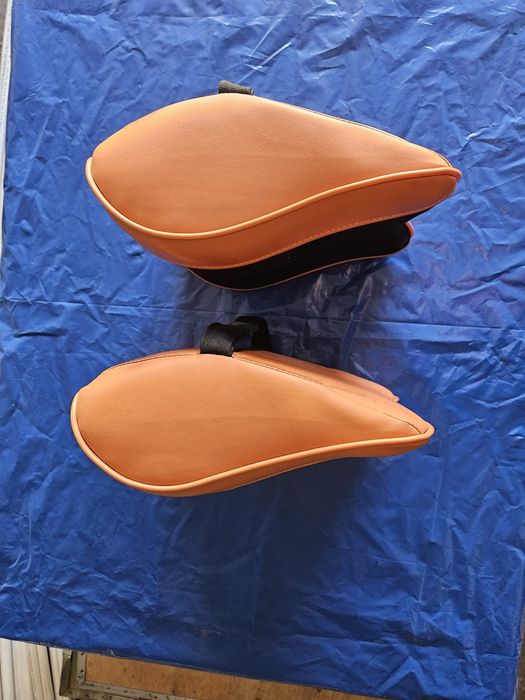 Продам подушки для подголовника.