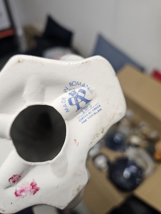 Bibelouri porțelan, alabastru, ceramica, sticla si cristal.