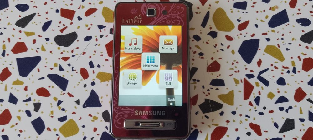 Telefon Samsung F 480 Tocco, ediția La Fleur