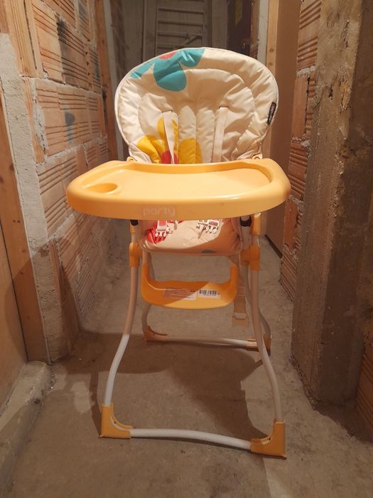 Продавам детско столче за хранене