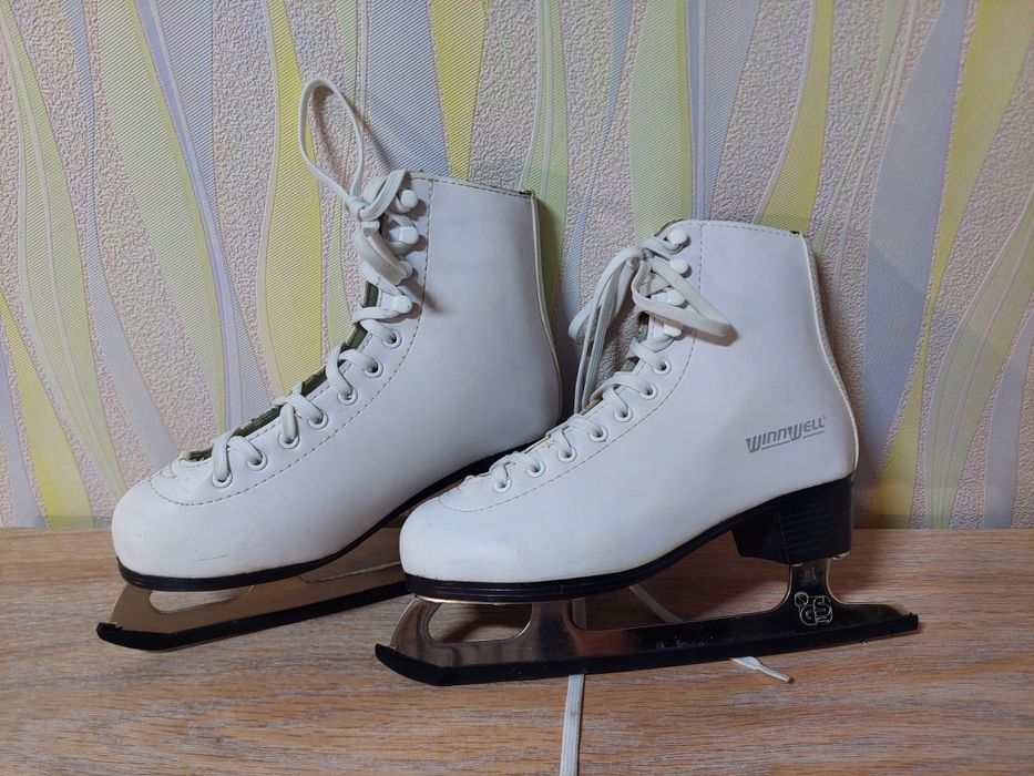 Продам коньки за 7 000