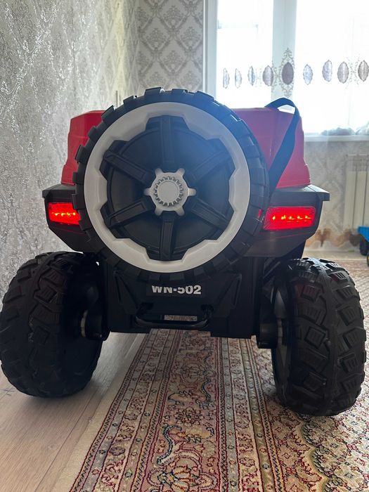 Электроавтомобиль для детей