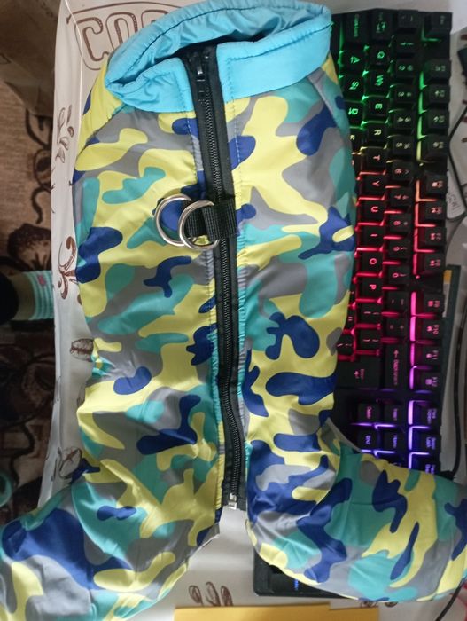 Продавам кучешка дрешка