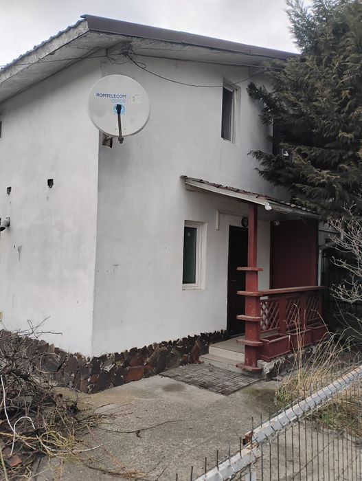 Vând apartament in Moinești