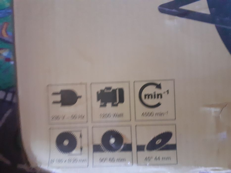 Fierăstrău circular manual