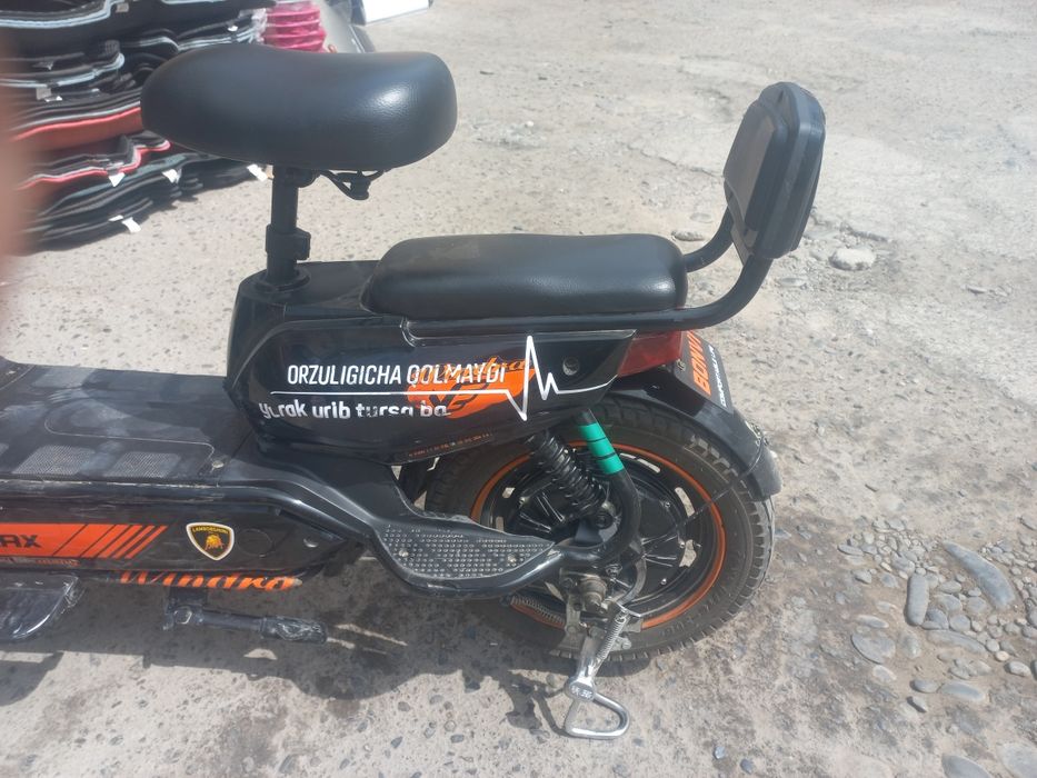 Skuter velomax yomkost 60km