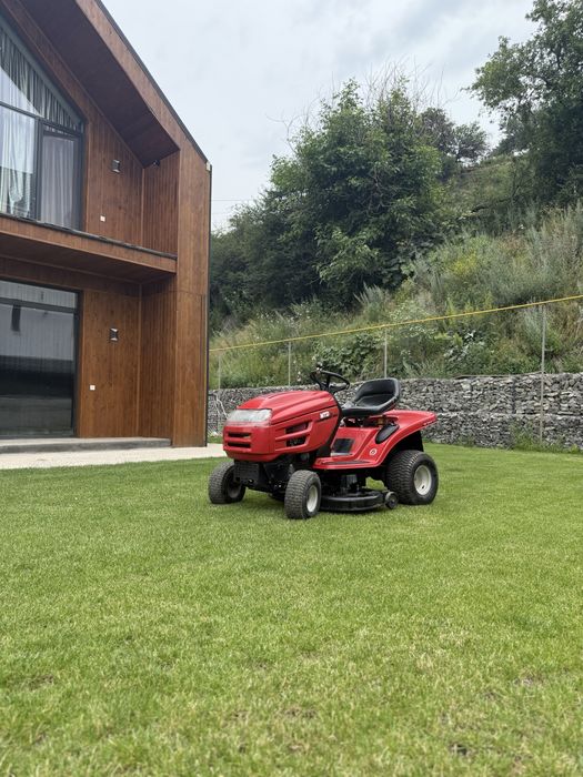 Мини трактор для уборки газона