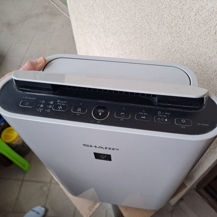 Purificator aer Sharp UA-HD40E-L