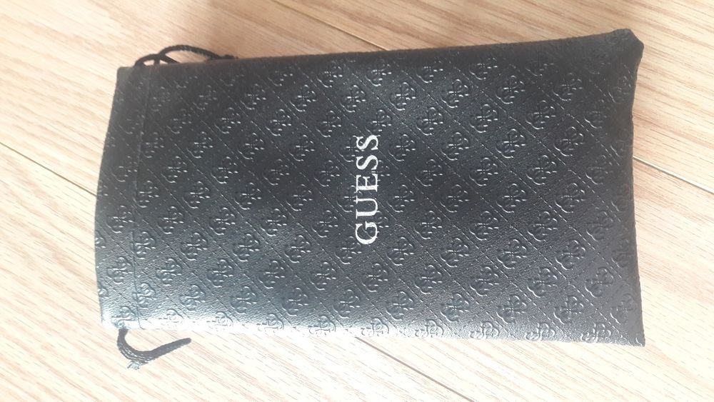Слънчеви очила Guess