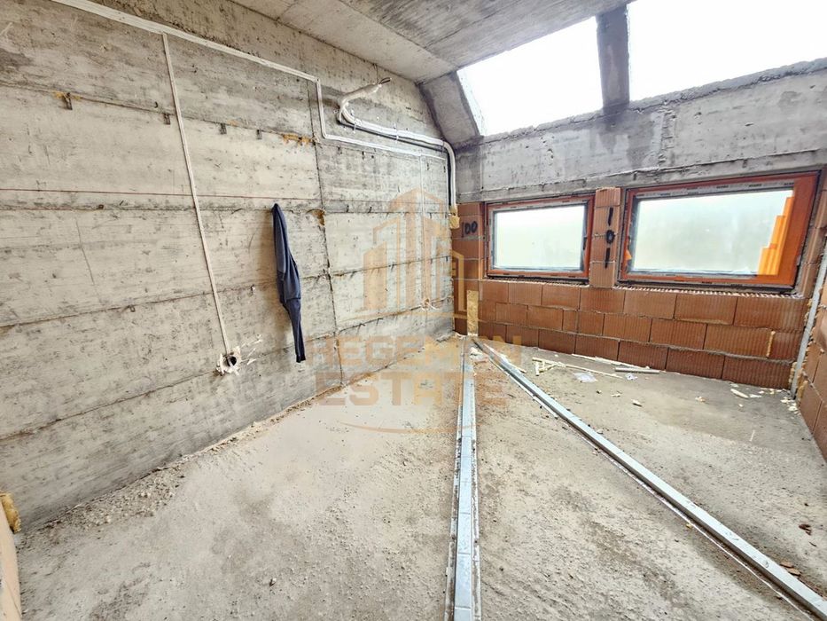 Продава се Тристаен апартамент в Варна, Левски - 89 кв.м за 1869 €/кв.м - Снимка #3