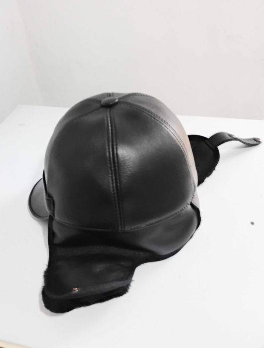 Vând căciulă de piele bărbați