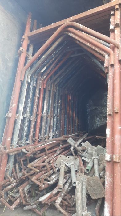 Închiriez schela și popii metalici+montaj