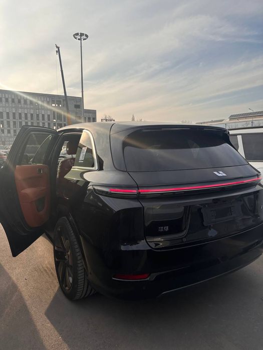 Li7 ULTRA 2025 kuzov 2025 yil