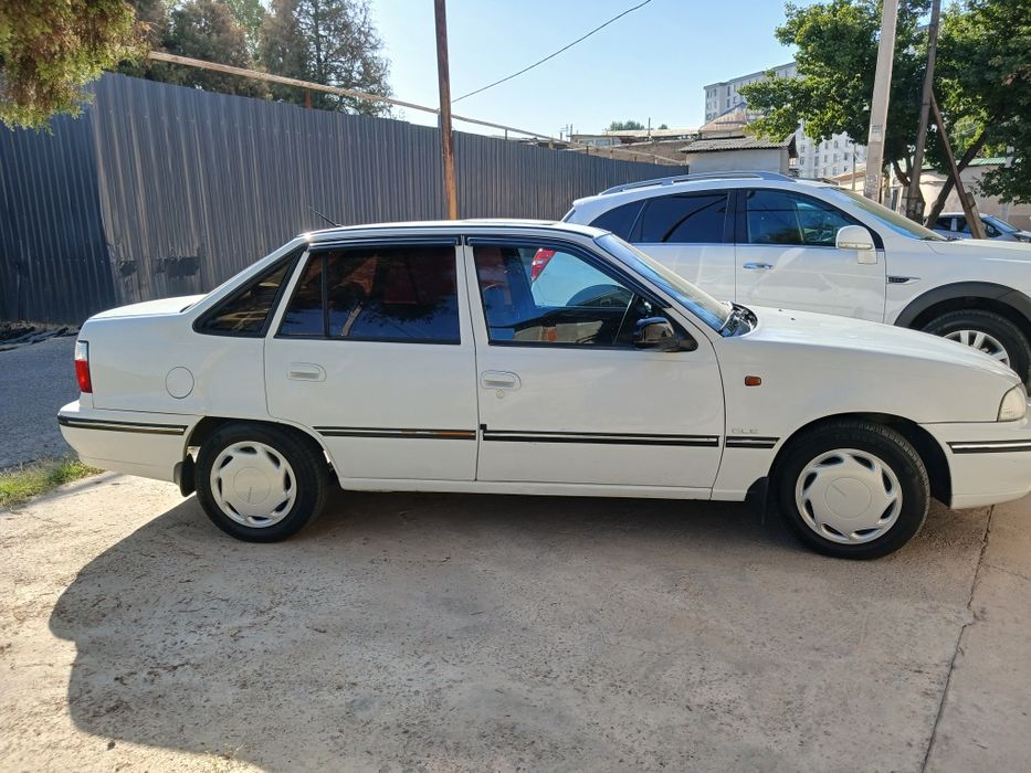 Nexia 1 exklusive lyuk