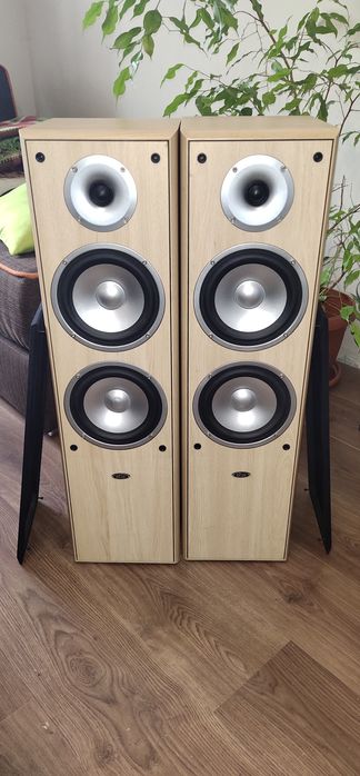 Продавам колони Eltax Century 200