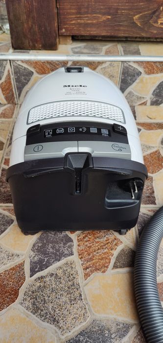 Aspirator Miele S8330 - Hepa 2200W