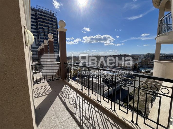 Продава се Двустаен апартамент в к.к. Слънчев бряг - 79 кв.м за 1949 €/кв.м - Снимка #2