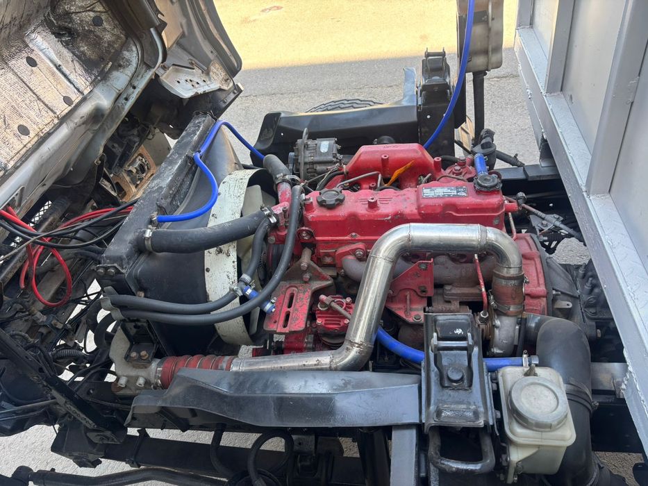 Машина грузавой 5 тонник