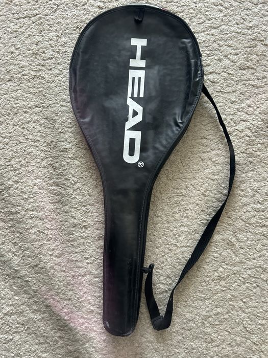 Rachetă tenis HEAD + husă – stare bună – 120 RON