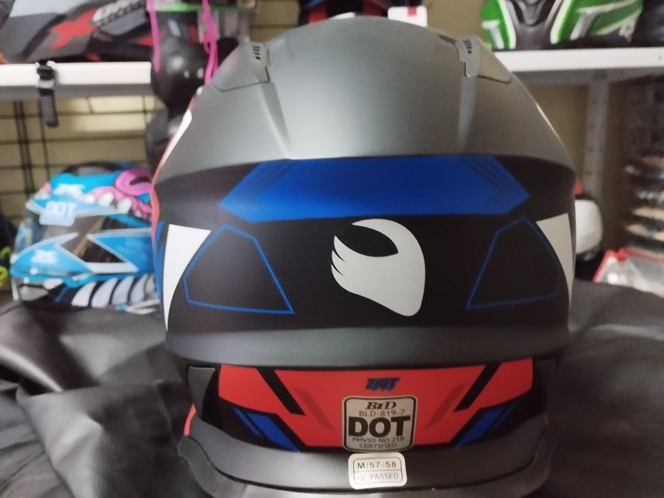 Кросови каски с визьор