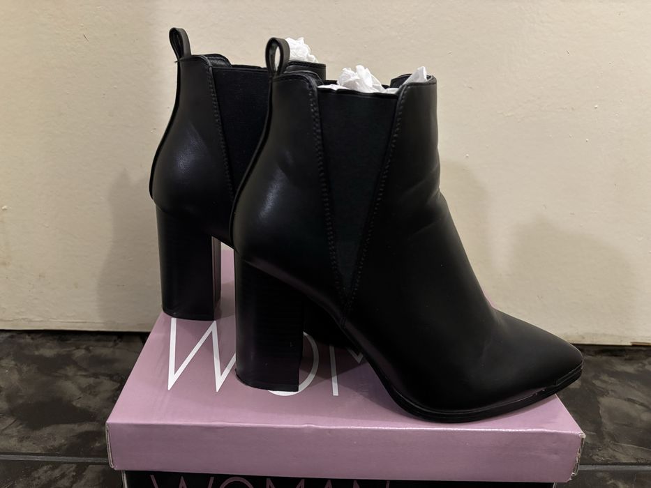 Дамски боти- черни