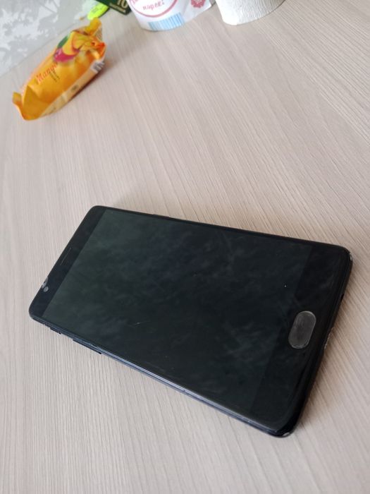 Телефон one plus 3T на 128 гб