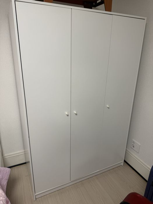 Продаю шкаф в нормальном состоянии