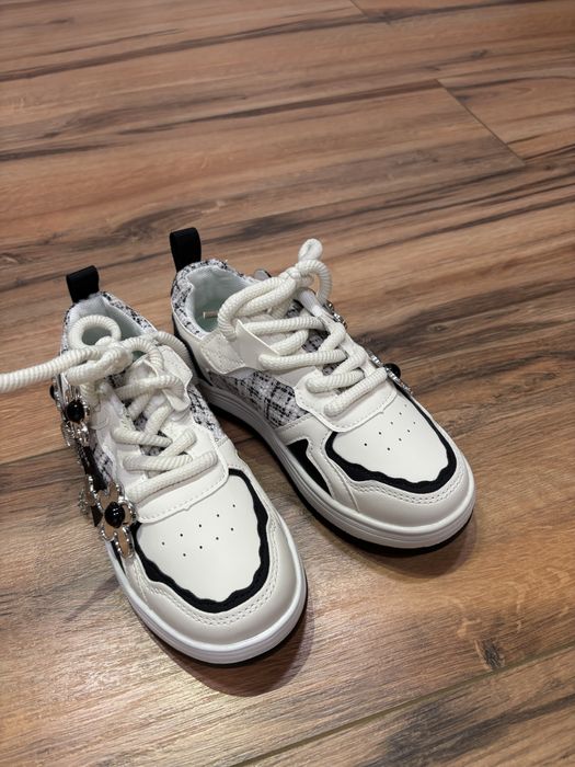 Продам новые кеды 32р.