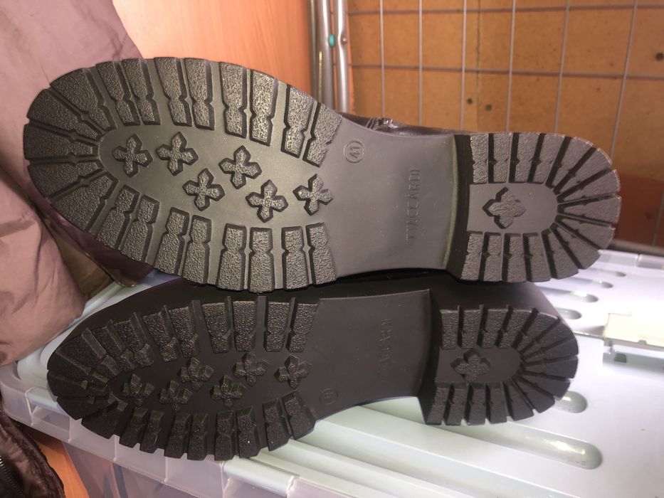 Продам новые сапоги