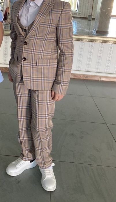 Продам подростковый  костюм одевали 1 раз