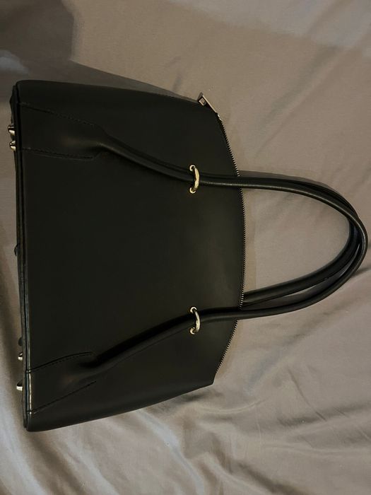 Geanta de mana din piele naturala italiana in stare buna.