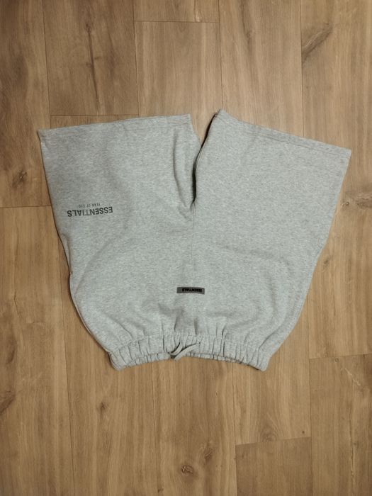 Essentials pantaloni scurt