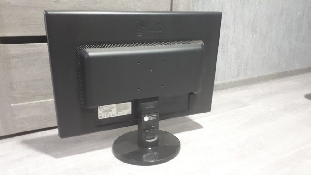 Монитор на ремонт или на запчасти