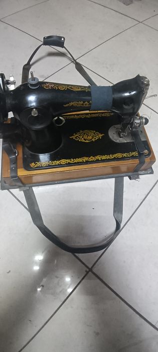 Ручная швейная машинка
