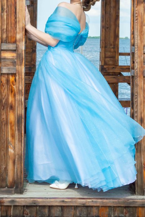 Платье на выпускной/вечернее платье