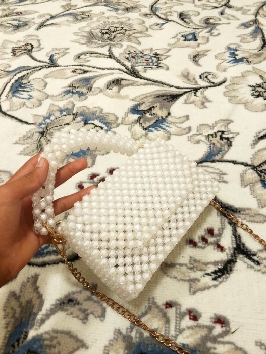 Munchoqli sumka
Tarkibi: 100% akril, boncklar, marvarid boncuklar