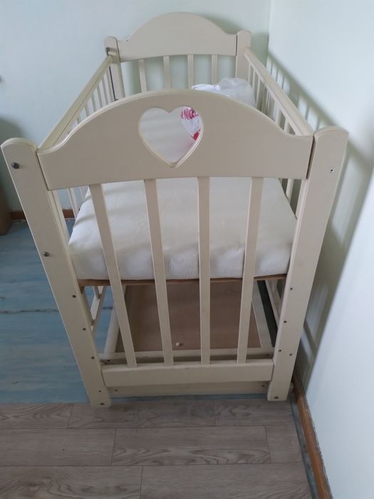 Срочно продам кроватку